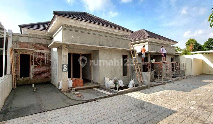 RUMAH BARU MEWAH DENGAN KONTRUKSI MEWAH ISTIMEWA DALAM PERUMAHAN DEKAT SD MODEL WEDOMARTANI NGEMPLAK SLEMAN 1