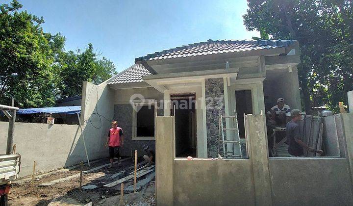 RUMAH BARU CANTIK MINIMALIS - HARGA EKONOMIS DI TEGALTIRTO BERBAH SLEMAN DEKAT GARASI BUS BIMO 1