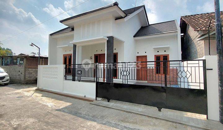 RUMAH CANTIK MINIMALIS DENGAN TATA RIANG MANIS DI PURWOMARTANI SLEMAN DEKAT RINGIN PURWOMARTANI 1