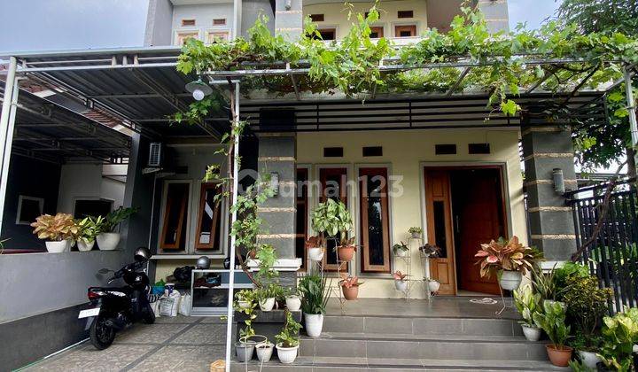 RUMAH MEWAH 2 LANTAI HOOK DENGAN TANAH LUAS HARGA MURAH SEMI FURNISHED DI  BANYURADEN GAMPING SLEMAN DEKAT KAMPUS UNU DAN NEW AL.AZHAR 2