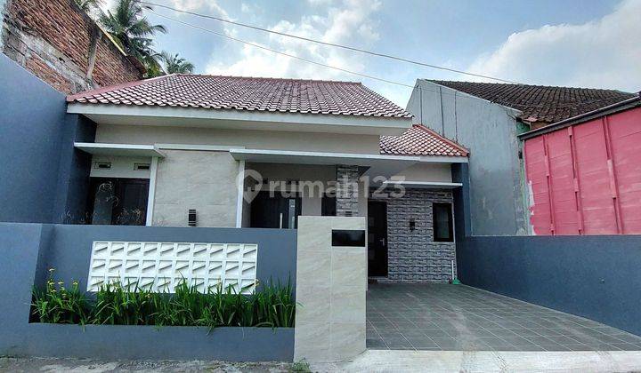 RUMAH BARU CANTIK MINIMALIS SIAP HUNI DALAM CLUSTER - VIEW SAWAH DI JALAN KALIURANG KM 12 DEKAT PONDOK PANDANARAN 2