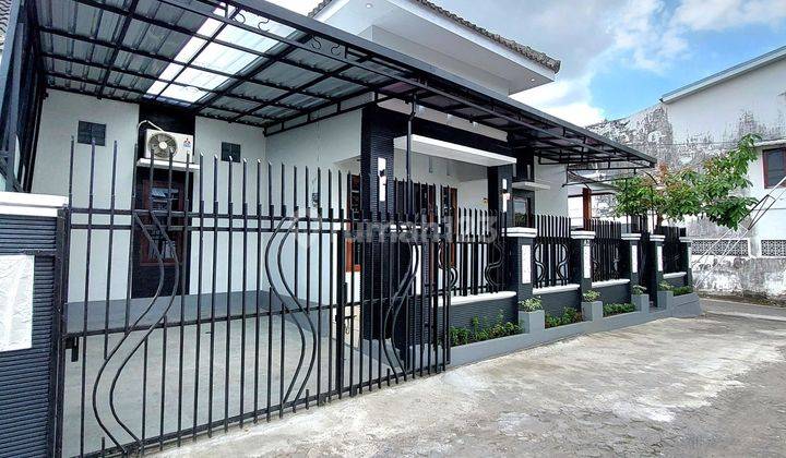 RUMAH MEWAH HARGA MURAH DENGAN TANAH LUAS DALAM PERUMAHAN BUMI SANTAN DI DEKAT TRANSMART MAGUWOHARJO 2