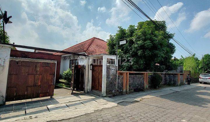 RUMAH ETNIK KLASIK JATI DENGAN TANAH LUAS DI NOGOTIRTO GAMPING SLEMAN DEKAT KE PUSAT KOTA JOGJA 2