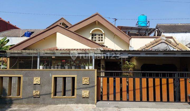 RUMAH COKLAT MANIS DENGAN TANAH LUAS DI MAGUWOHARJO DEPOK SLEMAN DEKAT KAMPUS UPN DAN AMIKOM 1