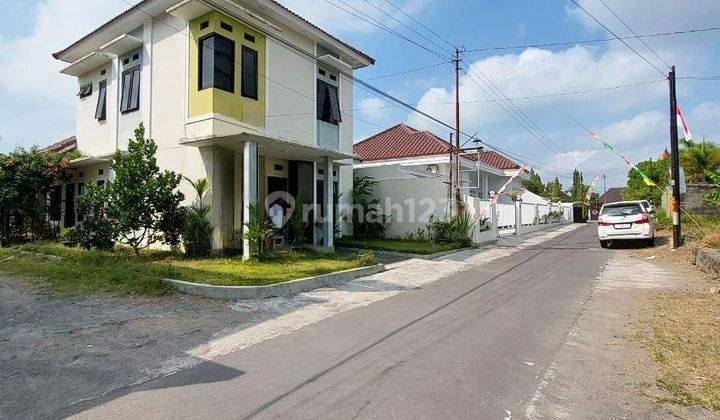 RUMAH MEWAH MODERN 2 LANTAI ISTIMEWA DENGAN JOGLO DAN TANAH LUAS DI MAGUWOHARJO DEPOK SLEMAN DEKAT BUDI MULIA TAJEM 1