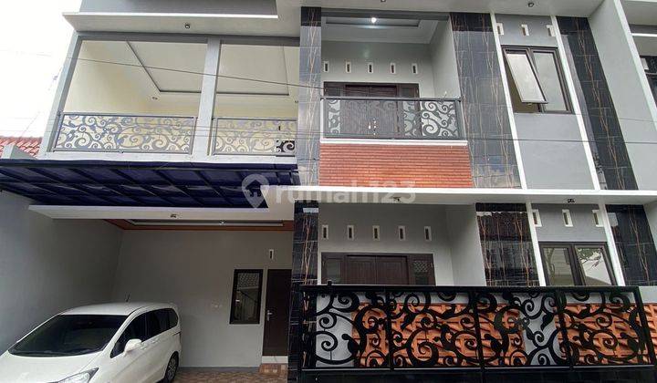 Rumah Mewah Modern 2 Lantai Kontemporer Istimewa Dengan Harga Murah Di Dekat Jogjabay Maguwoharjo 1