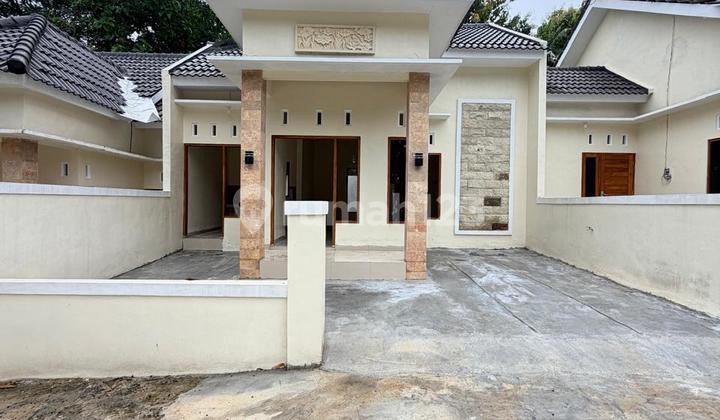 Rumah Mewah Limasan Modern - Harga Murah Banget di Jalan Godean KM. 15 Moyudan Sleman Dekat Pp. Bina Umat
