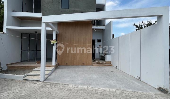 Rumah Baru Mewah 2 Lantai Modern Dalam Mini Cluster Dengan Harga Murah Dekat Komplek Pemda Sleman & Sch