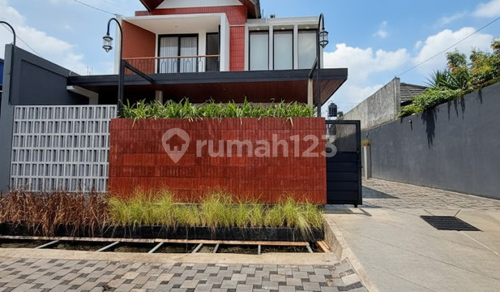 Rumah Mewah 2 Lantai Premiun Full Furnished Dengan 3 Unit Villa Mewah Include Privat Pool Di Jalan Palagan Mlati Sleman