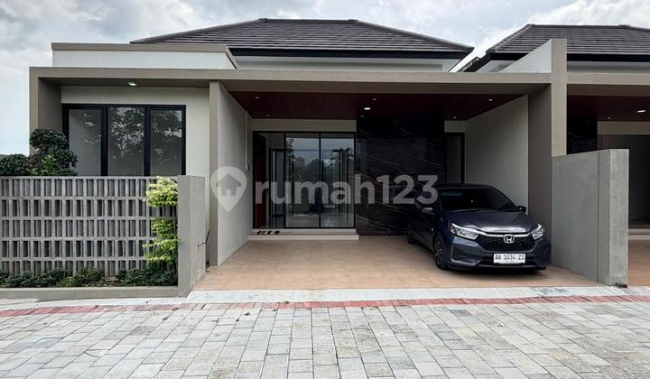 Ready 2 Unit‼️Rumah Baru Mewah Limasan Modern Kekinian di Maguwoharjo Depok Sleman Dekat Pasar Stan Ready 2 Unit‼️Rumah Baru Mewah Limasan Modern Kekinian di Maguwoharjo Depok Sleman Dekat Pasar Stan