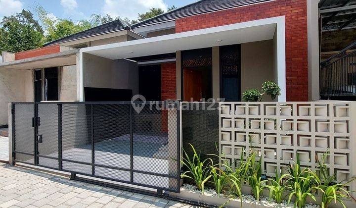 Fully Furnished! Tinggal Bawa Koper! Rumah Mewah Modern Estetik Kekinian Dengan Tata Ruang Fungsional Di Dekat Sd Model Wedomartani Ngemplak Sleman