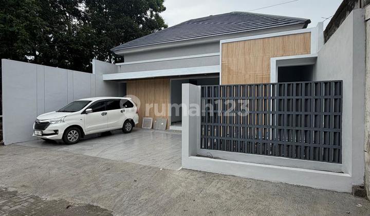 Rumah Cantik Modern Dengan Tata Ruang Fungsional Di Dekat Sd Model Wedomartani Ngemplak Sleman