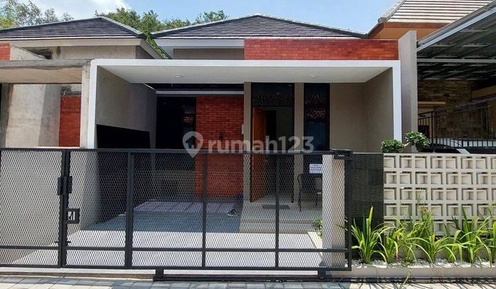 Fully Furnished! Tinggal Bawa Koper! Rumah Mewah Modern Estetik Kekinian Dengan Tata Ruang Fungsional Di Dekat Sd Model Wedomartani Ngemplak Sleman 2