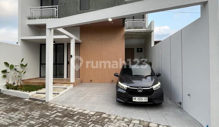 Murah Banget! Rumah Baru Mewah 2 Lantai Modern Dan Estetik Dalam Mini Cluster Dekat Komplek Pemda Sleman & Sch