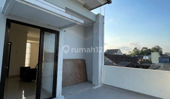 Rumah Mewah Strategis 2 Lantai Istimewa Fully Furnished Dalam Perumahan Elite Security 24 Jam Di Jalan Palagan Dekat Hotel Hyatt 2