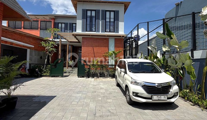 Villa Estetik Mewah 2 Lantai Full Furnished dengan Taman Luas dan Kolam Renang di Jalan Kaliurang Km. 13.5 Hargobinangun Pakem Sleman Villa Estetik Mewah 2 Lantai Full Furnished dengan Taman Luas dan Kolam Renang di Jalan Kaliurang Km. 13.5 Hargobinangun Pakem Sleman