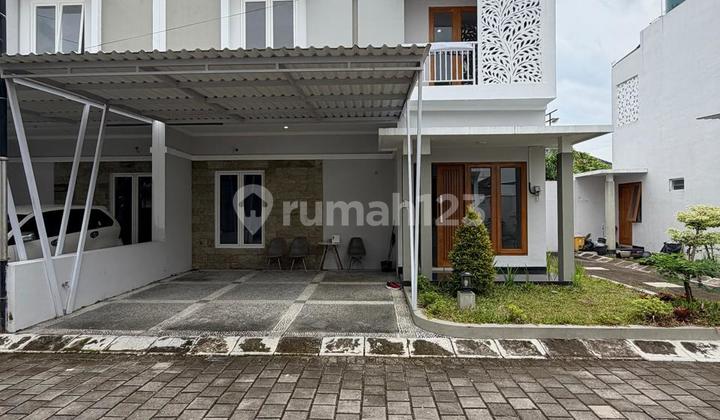 Banting Harga Dari 1.7 Milyar Jadi 1.575 Milyar‼️Rumah Baru Mewah Modern 2 Lantai Istimewa dan Nyaman Dalam Perumahan di Sidoarum.godean.dekat Kampus Unisa Banting Harga Dari 1.7 Milyar Jadi 1.575 Milyar‼️Rumah Baru Mewah Modern 2 Lantai Istimewa dan Nyaman Dalam Perumahan di Sidoarum.godean.dekat Kampus Unisa