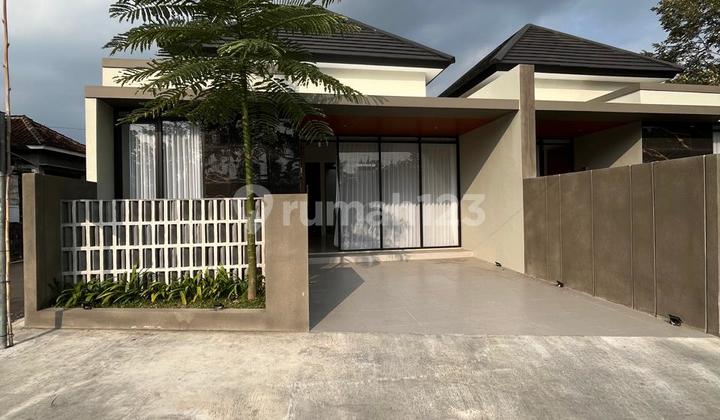 Rumah Cantik Mewah Modern Kekinian - Strategis Di Jalan Kaliurang Km. 13 Ngaglik Sleman Dekat Kampus Pppg Kesenian Rumah Cantik Mewah Modern Kekinian - Strategis Di Jalan Kaliurang Km. 13 Ngaglik Sleman Dekat Kampus Pppg Kesenian