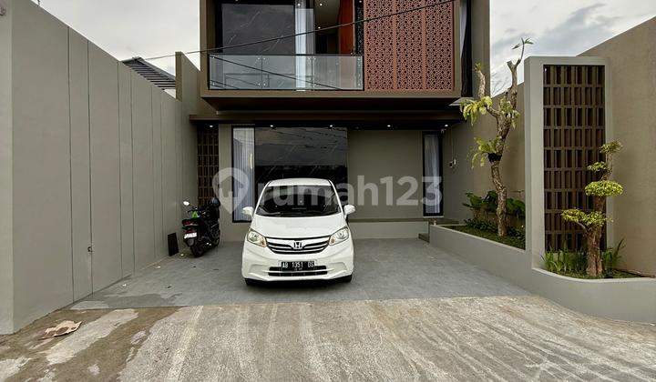New 2-Story Contemporary Luxury House Fully Furnished in Bakungan Wedomartani Ngemplak Sleman Near Perum Minomartani 2