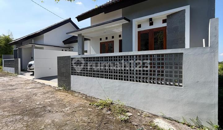 Ready to Occupy 2 Units‼️Ideal for Retirement
New, Fresh, Beautiful House - Affordable Price, Ready to Occupy in Catur Harjo Sleman, Near Ibarbo Park Sleman 2