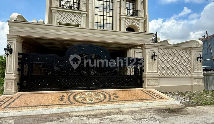 A Grand 3-Story American Classic Modern Sultan-Style House in Banyuraden Gamping Sleman, Near Al Azhar New