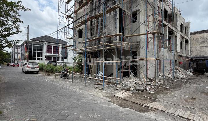 Modern Exclusive 3-Storey Boarding House with 30 Fully Furnished Rooms, Premium Location in Condong Catur, Depok, Sleman, Near UPN Campus. 2