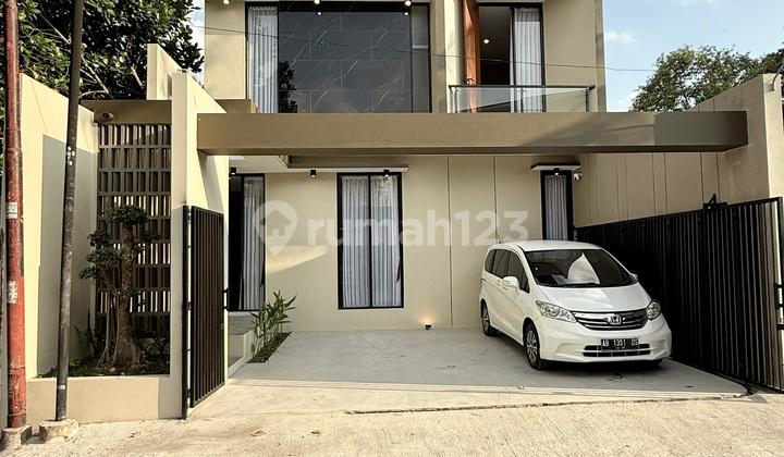 Rumah Mewah Kontemporer 2 Lantai Modern Kekinian - Fully Furnished Di Maguwoharjo Depok Sleman Dekat Budi Mulia Tajem