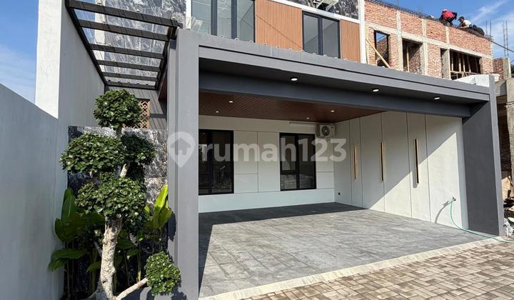 Rumah Mewah 2 Lantai Unit Pojok Full Furnished Dalam Cluster 5 Unit di Wedomartani Ngemplak Sleman Utara Jogjabay