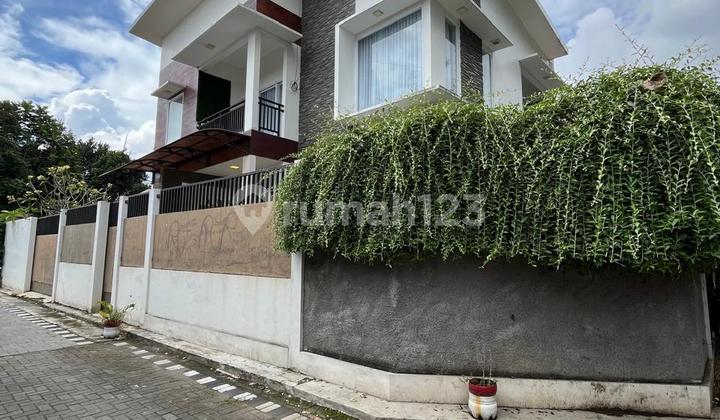 Rumah Mewah 2 Lantai Fully Furnished Premium Hook Cocok Untuk Homestay Di Kawasan Elite Sendang Adi Mlati Sleman 2