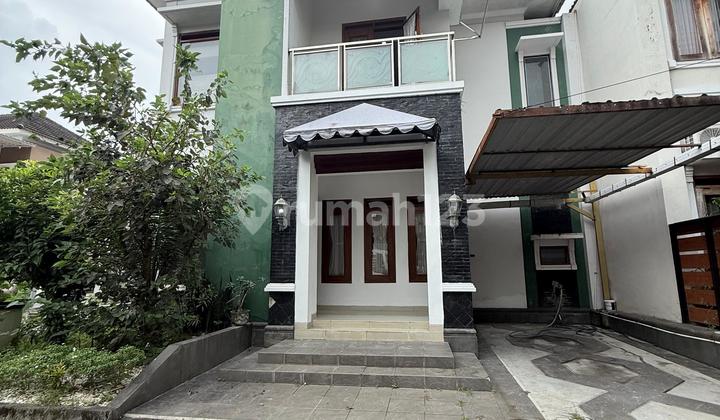 Two-Story Luxury Hook House in an Elite Housing Estate on West Imogiri Road Km 7 Sewon Bantul, Near Southern Ringroad Wojo 1