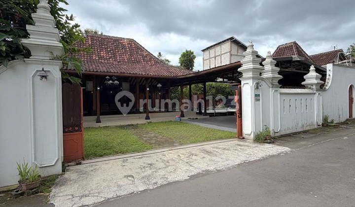 Classic Joglo Limasan Full Ancient Teak Wood House with Swimming Pool and Gazebo on Jalan Kaliurang Km. 13 Ngaglik Sleman Near UII Campus Classic Joglo Limasan Full Ancient Teak Wood House with Swimming Pool and Gazebo on Jalan Kaliurang Km. 13 Ngaglik Sleman Near UII Campus