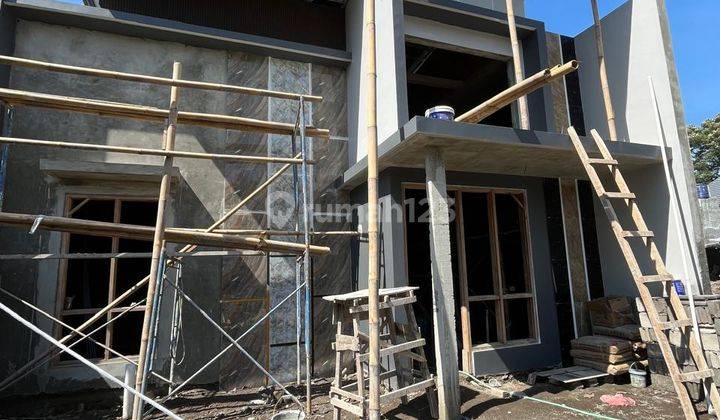 Rumah Mewah Konsep Mezanin Modern Unit Pojok Dengan Tata Ruang Nyaman Di Jalan Kaliurang Km 13 Ngemplak Sleman 2