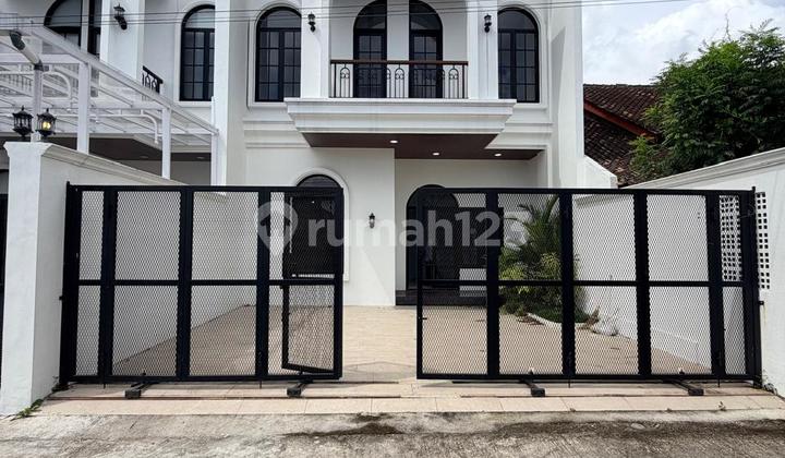 Rumah Mewah Modern American Clasic 2 Lantai - Harga Murah Banget di Wedomartani Ngemplak Sleman Dekat Budi