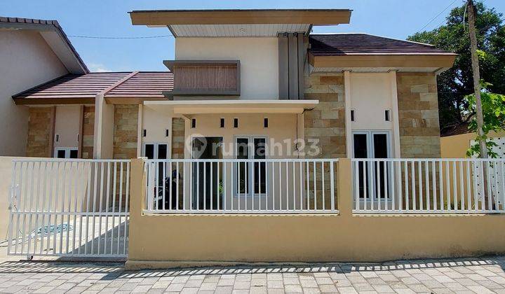 Rumah Cantik Minimalis Harga Super Ekonomis Dalam Cluster 8 Unit Di Jalan Kaliurang Km 13 Ngemplak Sleman Dekat Pasar Jangkang 2