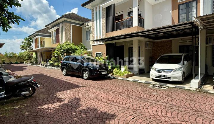 Rumah Mewah 2 Lantai Semi Furnished Dalam Perumahan di Jalan Palagan Km 8 Ngaglik Sleman Dekat Hotel Hyatt Rumah Mewah 2 Lantai Semi Furnished Dalam Perumahan di Jalan Palagan Km 8 Ngaglik Sleman Dekat Hotel Hyatt