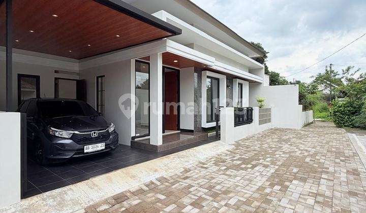 Affordable and Exclusive, Only 1 Unit Left‼️ New Fresh Modern Limasan House Ready to Occupancy on Jalan Kaliurang Km. 13, Sukoharjo Ngaglik Sleman, Near PPGP Art Campus. Affordable and Exclusive, Only 1 Unit Left‼️ New Fresh Modern Limasan House Ready to Occupancy on Jalan Kaliurang Km. 13, Sukoharjo Ngaglik Sleman, Near PPGP Art Campus.