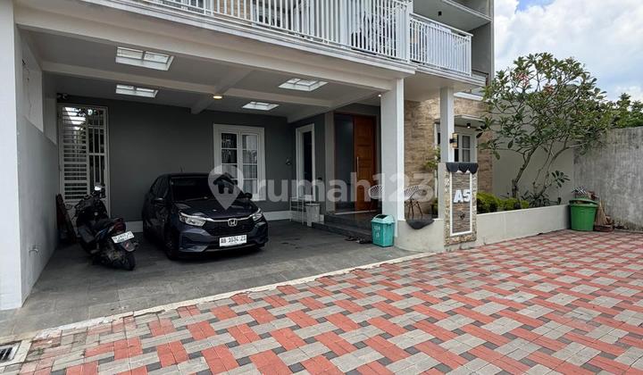 2-Storey Luxury House Fully Furnished with Spacious Balcony in a Cluster at Maguwoharjo Depok Sleman Near Pasar Stan 2