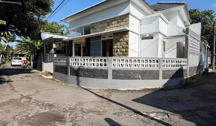 Beautiful New Minimalist House Ready to Occupy Hook Unit in Triharjo Sleman Near Sleman Market and Sleman Police Station 2