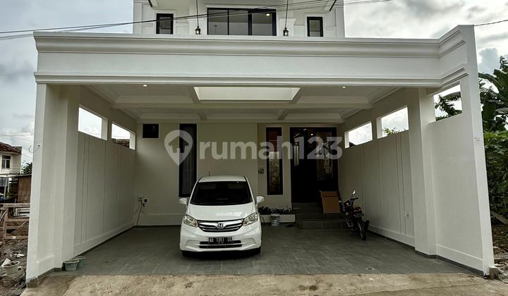 Rumah Mewah Desaign American Classic 2 Lantai Full Furnished di Maguwoharjo Depok Sleman Dekat Sekolah Gis