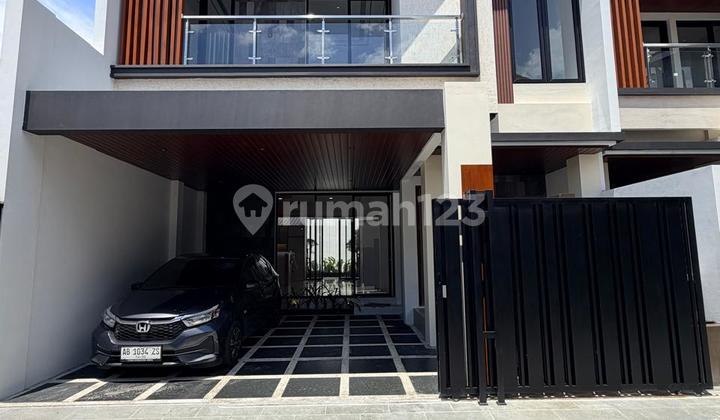 Istimewa Banget‼️Rumah Mewah Modern 2 Lantai Premium dengan Rooftop Luas di Jalan Palagan KM. 1 Dekat Monjali dan Ugm Istimewa Banget‼️Rumah Mewah Modern 2 Lantai Premium dengan Rooftop Luas di Jalan Palagan KM. 1 Dekat Monjali dan Ugm