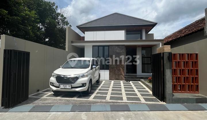 Beautiful Modern Limasan Tropical House with Large Land, Rice Field View, Asphalt Edge on Jalan Kaliurang Km 10 Near Gentan Market 2