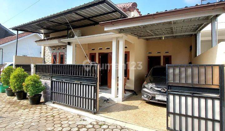 RUMAH CANTIK MINIMALIS LINGKUNGAN NYAMAN DI JALAN KABUPATEN TRIHANGGIO GAMPING SLEMAN DEKAT KAMPUS UNISA 1