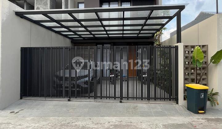 Rumah Mewah Modern Kontemporer 2 Lantai Fully Furnished di Wedomartani Ngemplak Sleman Dekat Stadion Maguwoharjo