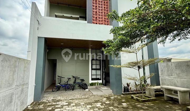 Luxury House With Extensive Land And Private Swimming Pool Rice Field View In Sidomoyo Godean Sleman Near Unisa Campus And Al Azhar School Gamping Sleman 2