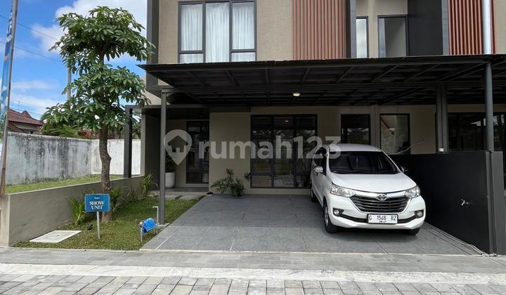 Elegant Luxury Scandinavian Concept 2-Story Fully Furnished House in a Residential Area on Jalan Palagan Km. 7.5, Near Hyatt Hotel 2