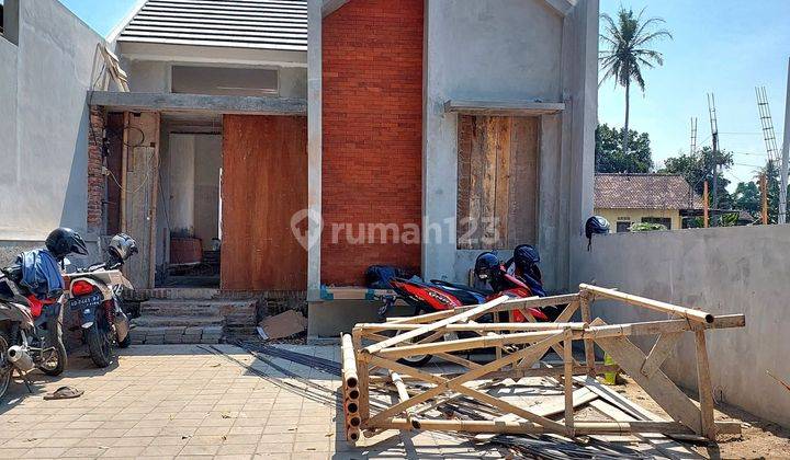 Rumah Cantik Modern Kekinian 2 Unit Di Dekat Pasar Cebongan Mlati Sleman 1