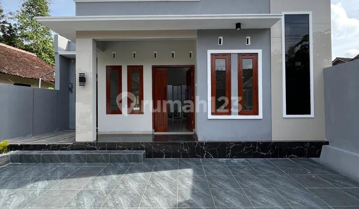 Rumah Baru Fresh Limasan Modern di Cebongan Mlati Sleman Cuma 50 Meter Dari Jalan Letkol Subadri Rumah Baru Fresh Limasan Modern di Cebongan Mlati Sleman Cuma 50 Meter Dari Jalan Letkol Subadri