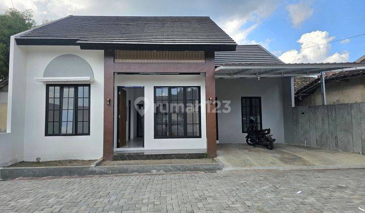 Rumah Cantik Modern Kekinian Harga Murah Dalam Cluster 6 Unit Di Jalan Magelang Km. 12 Tridadi Sleman