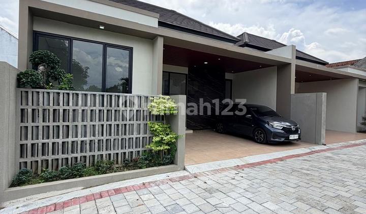 Ready 2 Unit‼️ New Luxury Modern Contemporary Limasan House in Maguwoharjo Depok Sleman, Near Pasar Stan 2