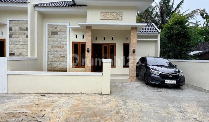 Modern Limasan Luxury House - Very Affordable Price on Jalan Godean KM. 15 Moyudan Sleman Near Pp. Bina Umat 2